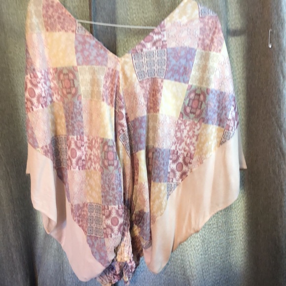 Woman’s spring patchwork blouse - Picture 5 of 5